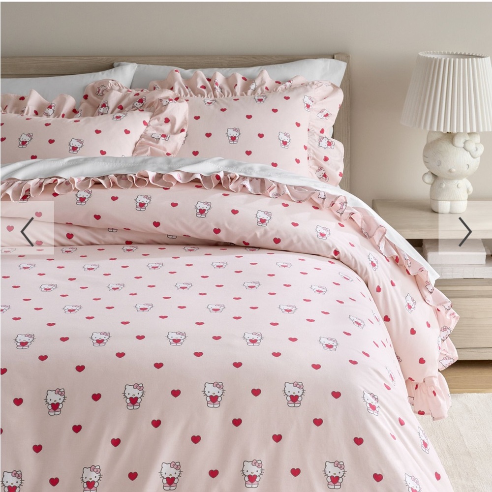 Pottery Barn - Hello Kitty Pink Duvet & Shams